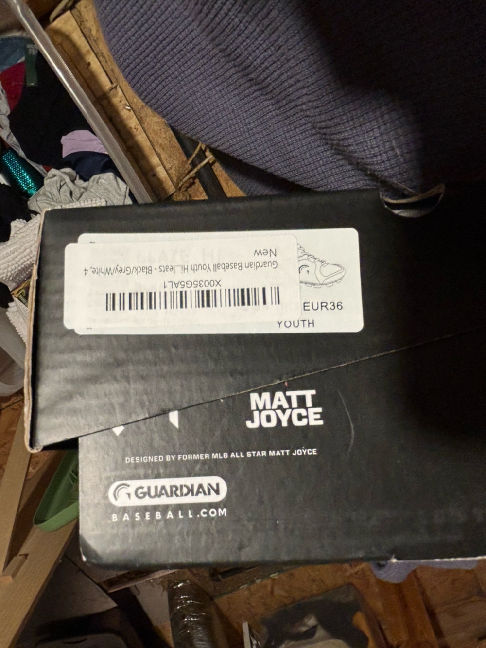 Brand new cleats baseball/softball size 4 youth